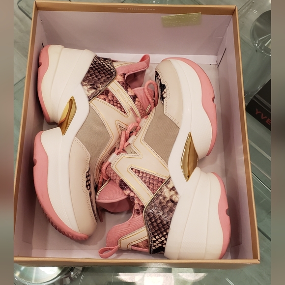 EUC- Michael Kors Olympia mixed media baby pink platform sneakers - Picture 13 of 14